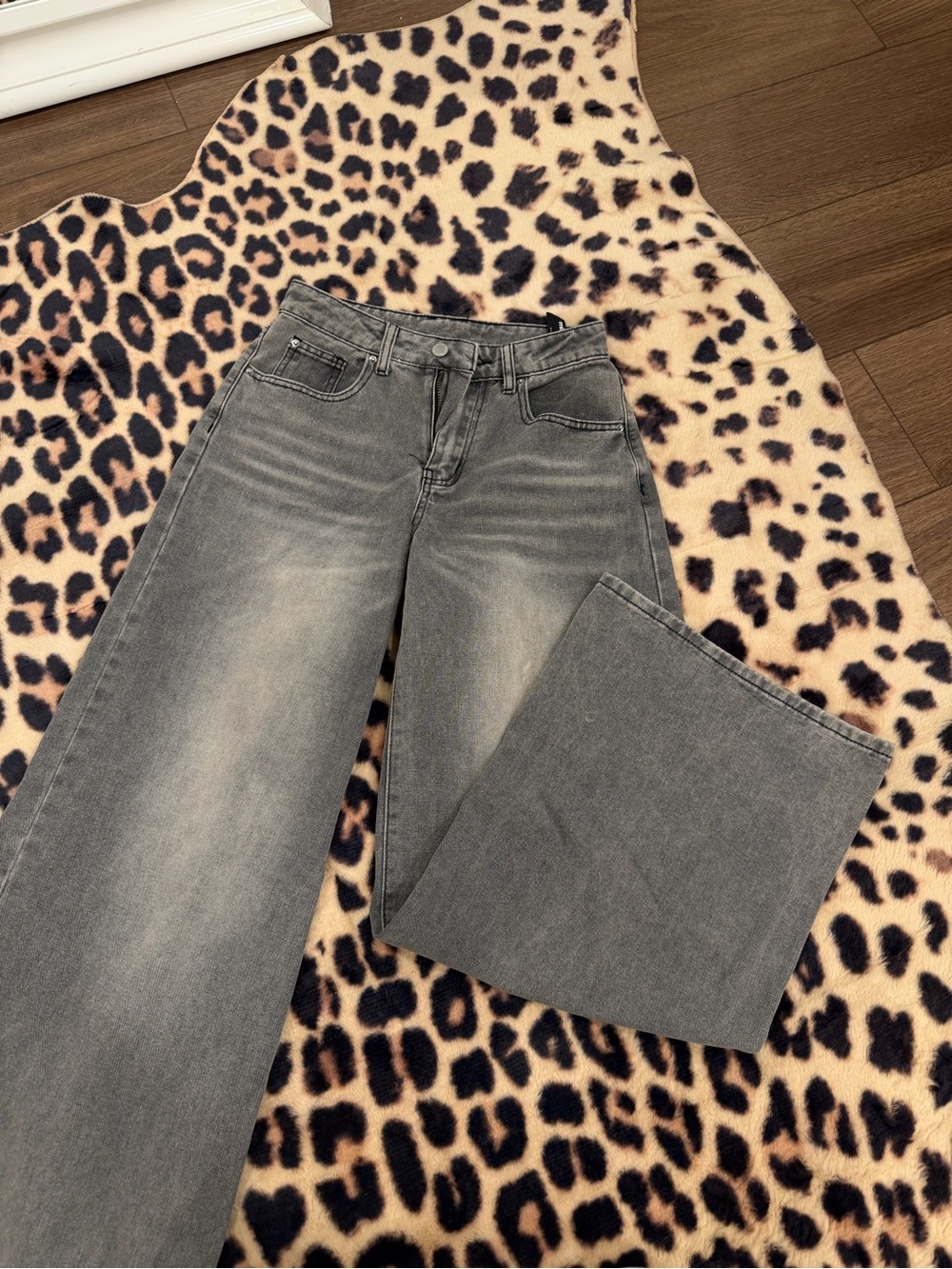 Missguided Plus Grey Wide-Leg Washed Jeans